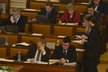 Poslanci se sešli k projednání rozpočtu: V popředí komunista Kováčik a sociální demokrat Chvojka, předsedové poslaneckých klubů (19.12.2018)