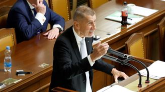 Vláda ustála hlasování o nedůvěře vlády, jednání provázely urážky i nařčení z volební kampaně. Glosujeme živě Vláda ustála hlasování o nedůvěře vlády, jednání provázely urážky i nařčení z volební kampaně. Glosujeme živě