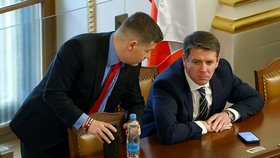 Jan Skopeček (ODS) a Patrik Nacher (ANO) ve Sněmovně (14.11.2025)
