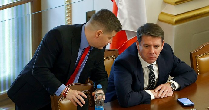 Jan Skopeček (ODS) a Patrik Nacher (ANO) ve Sněmovně (14.11.2025)