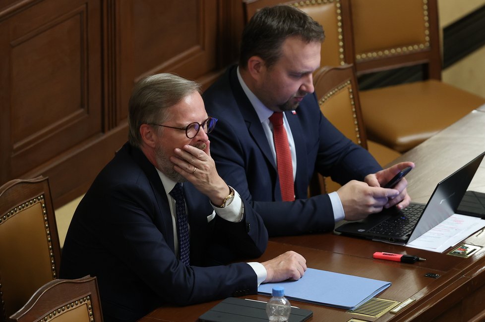 Sněmovna o nedůvěře vládě: Petr Fiala a Marian Jurečka (1.9.2022)
