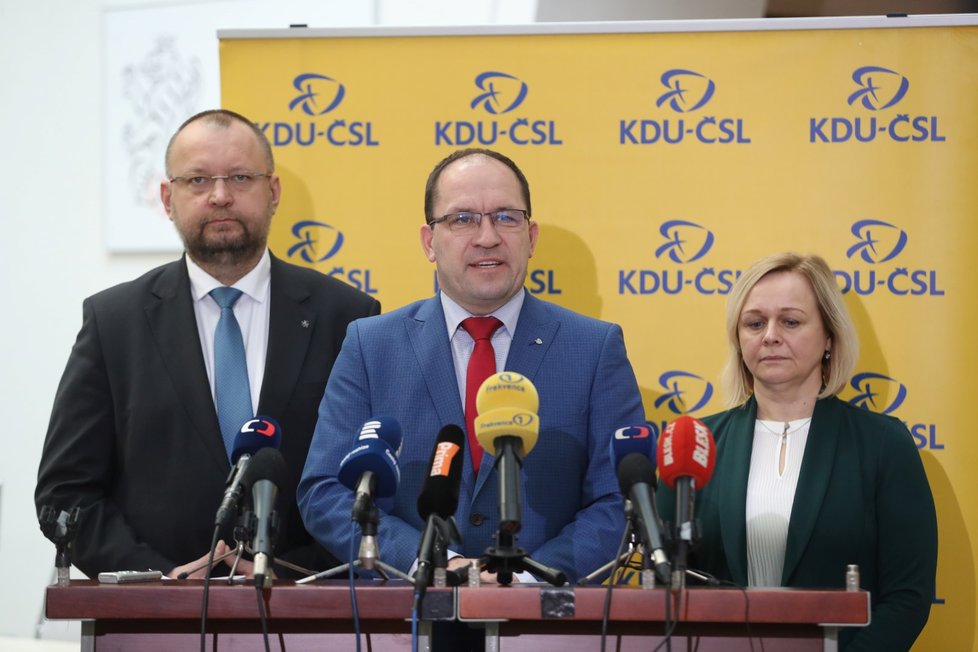 První jednání Sněmovny v roce 2020: Jan Bartošek, Marek Výborný a Šárka Jelínková (KDU-ČSL, 21.1.2020)