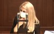 Sněmovna o koronaviru: Okamurova poslankyně Šafránková u konce s dechem kvůli roušce (21.4.2020)