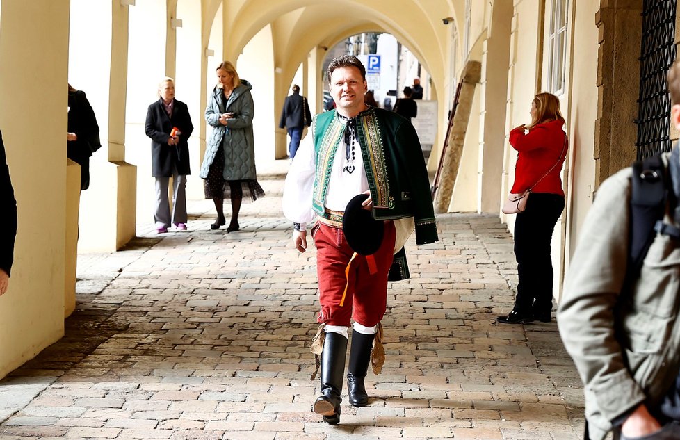 Den lidových krojů ve Sněmovně: Radek Vondráček (11.3.2025) Den lidových krojů ve Sněmovně: Radek Vondráček (11.3.2025)