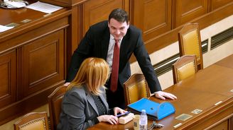 Macinka: Prezident bojuje s temnou stránku své osobnosti, adoroval totalitu. Jednání sněmovny glosujeme živě Macinka: Prezident bojuje s temnou stránku své osobnosti, adoroval totalitu. Jednání sněmovny glosujeme živě