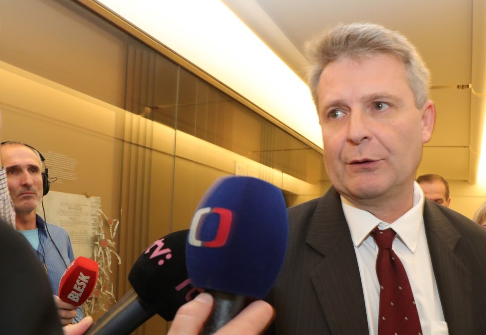 Předseda mandátového a imunitního výboru Stanislav Grospič (KSČM)