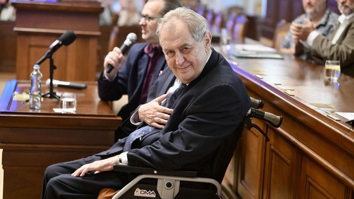 Vlastenecký seminář v Poslanecké sněmovně. Jedním z hostů byl i exprezident Miloš Zeman Vlastenecký seminář v Poslanecké sněmovně. Jedním z hostů byl i exprezident Miloš Zeman