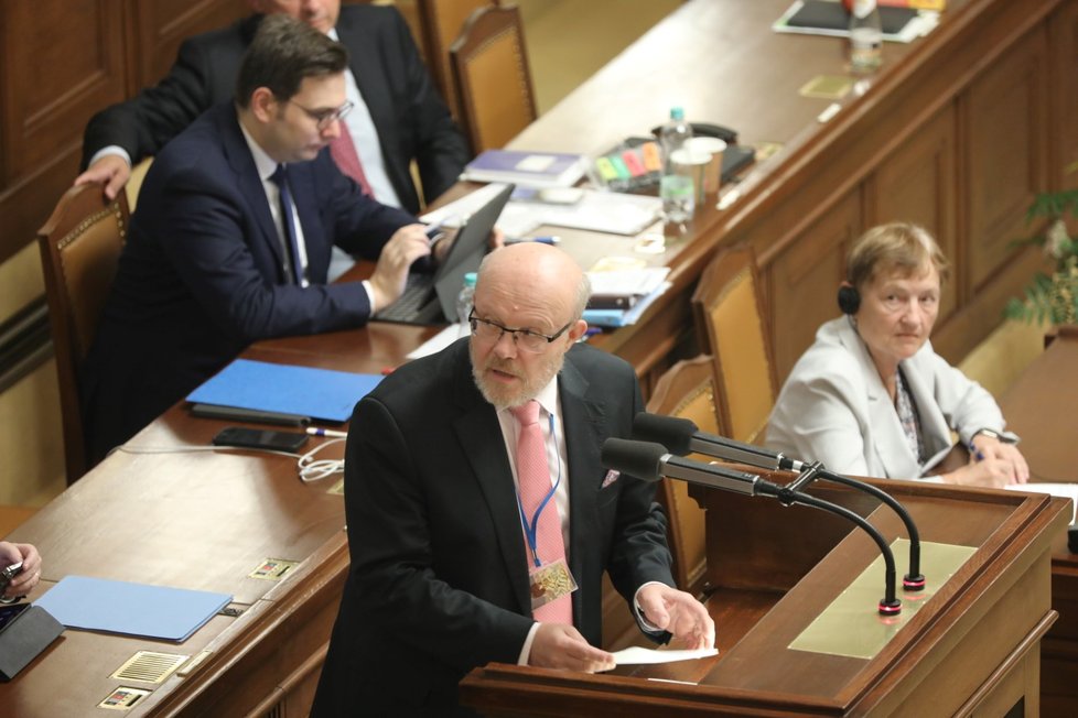 Schůze Sněmovny: Hlasování o nedůvěře vlády, na snímku ministr zdravotnictví Vlastimil Válek (TOP 09) (1.9.2022)