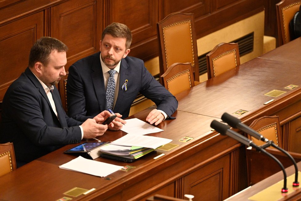 Jednání Sněmovny o prodloužení nouzového stavu: Vicepremiéři Vít Rakušan (STAN) a Marian Jurečka (KDU-ČSL) (29.3.2022)