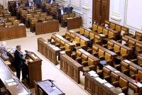 Politikům nepřidávat! Sněmovna se sešla ke zmrazení platů, předkladatel Babiš chyběl