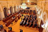 Třaskavý rozpočet opět ve Sněmovně: Návrh na přesuny peněz za 224 miliard
