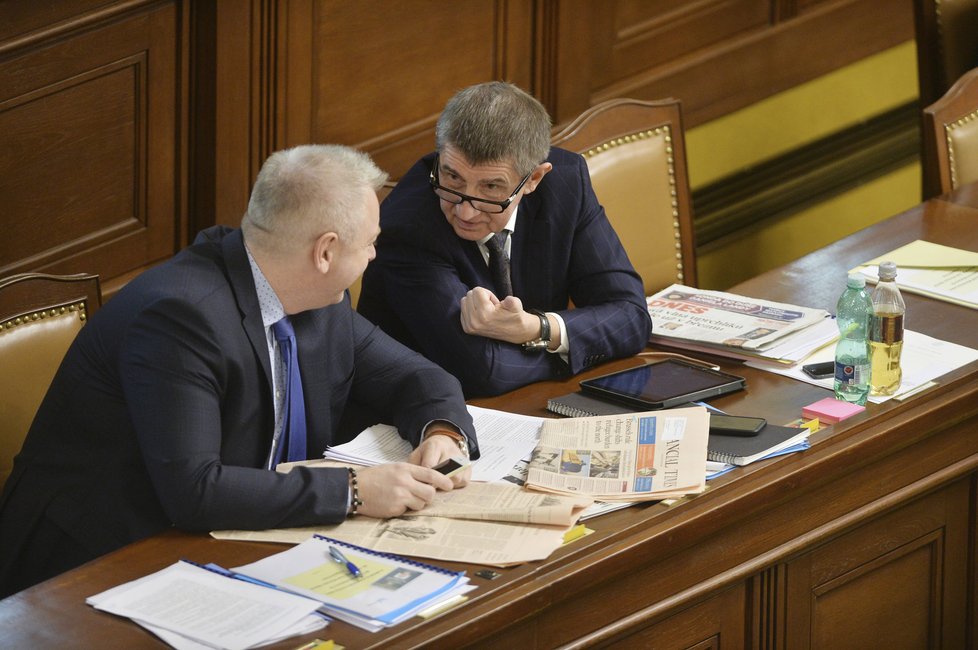 Debata o migraci: Andrej Babiš (ANO) s Milanem Chovancem (ČSSD) ve sněmovně