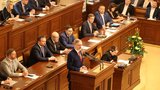 Penze záchranářů, příspěvky na mobilitu i zákon proti šíření terorismu projednávají poslanci
