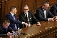 Poslanci mají schvalovat vyšší příspěvky na péči o postižené. Kvůli kongresu ODS v Ostravě skončí dřív