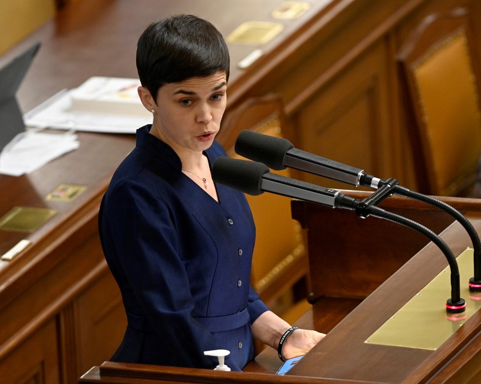 Mimořádná schůze Sněmovny: Místopředsedkyně dolní komory Olga Richterová (Piráti; 3. 5. 2022)