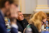 Stanjurův rozpočet cupovali ve výboru: Podle Schillerové chybí 95 miliard! Dorazil i Babiš