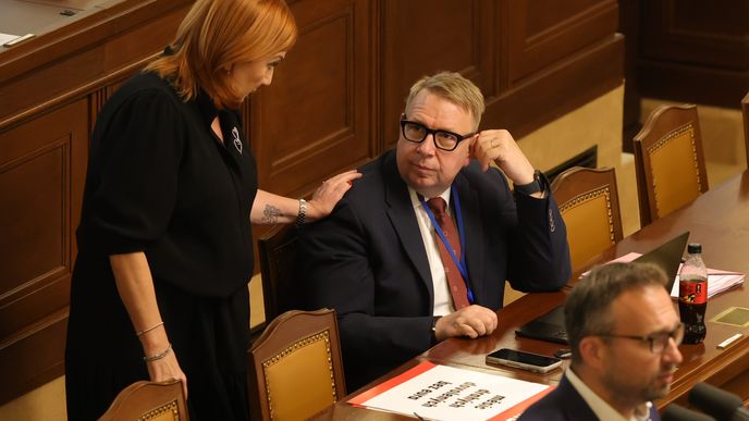 Jednání Sněmovny: Alena Schillerová a Aleš Juchelka (25.8.2026) Jednání Sněmovny: Alena Schillerová a Aleš Juchelka (25.8.2026)