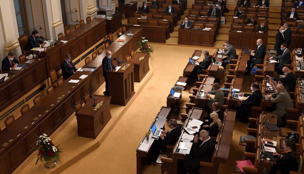 Mimořádná schůze Poslanecké sněmovny k žádosti vlády o souhlas s prodloužením nouzového stavu (9. 12. 2020)