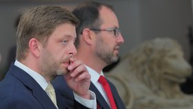 Vít Rakušan a Jan Farský (oba STAN) ve Sněmovně (4. 6. 2019)