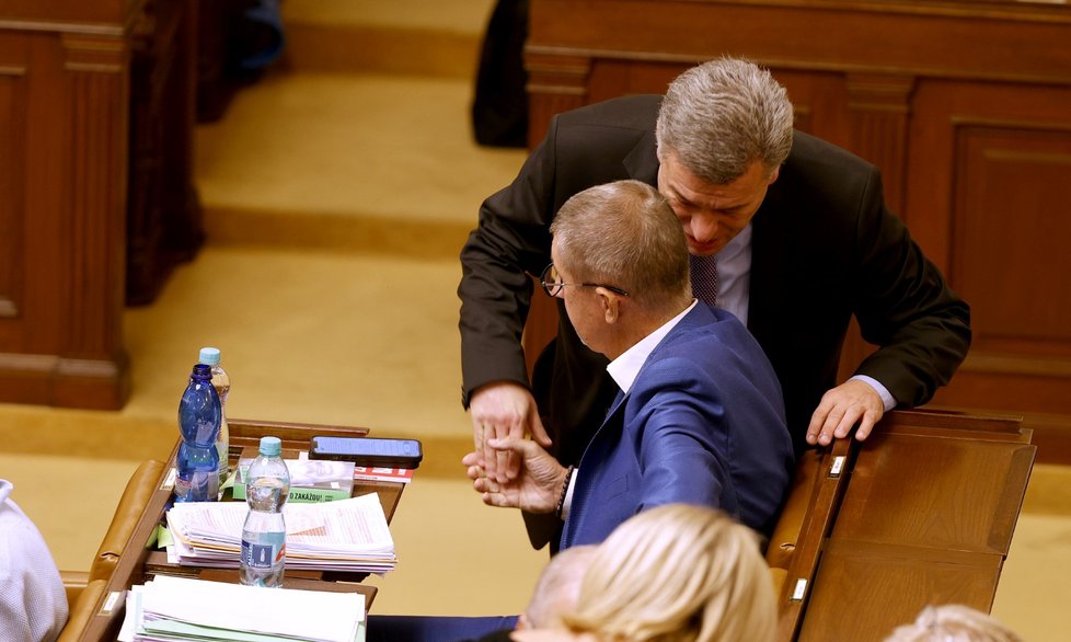 Jednání o nedůvěře vládě: Andrej Babiš a ministr spravedlnosti Pavel Blažek