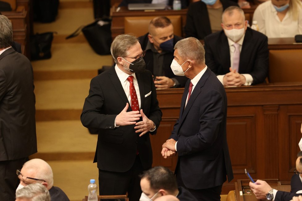Jednání Sněmovny o důvěře vládě: Premiér Petr Fiala (ODS) a expremiér Andrej Babiš (ANO; 13. 1. 2022)