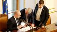 Jednání o nedůvěře vládě: Místopředseda Jan Bartošek (KDU-ČSL) a předseda SPD Tomio Okamura (17.1.2023)