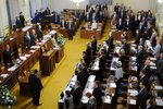 Poslanci budou hlasovat o rozpuštění Sněmovny