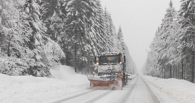 Sněžení se nevyhnulo ani České republice, ve čtvrtek bojoval s přívaly sněhu hlavně Jablonec nad Nisou (10. 1. 2019).