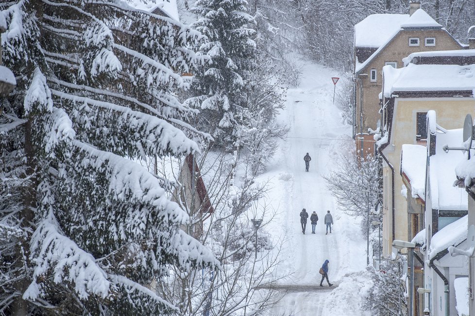 Sněžení se nevyhnulo ani České republice, ve čtvrtek bojoval s přívaly sněhu hlavně Jablonec nad Nisou (10.1. 2019)