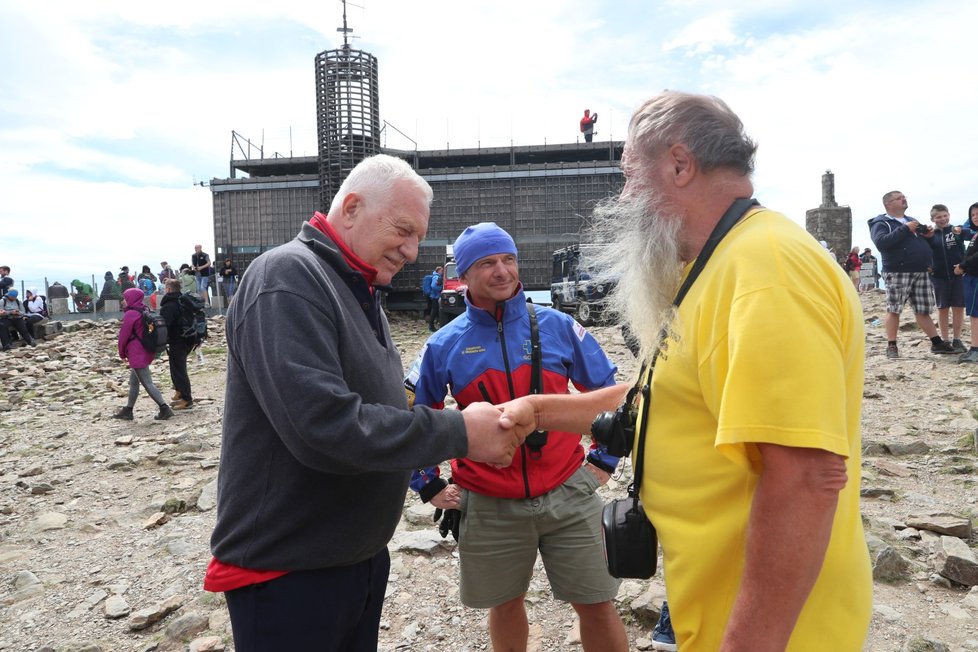 Exprezident Václav Klaus na Sněžce. (10.8.2019)