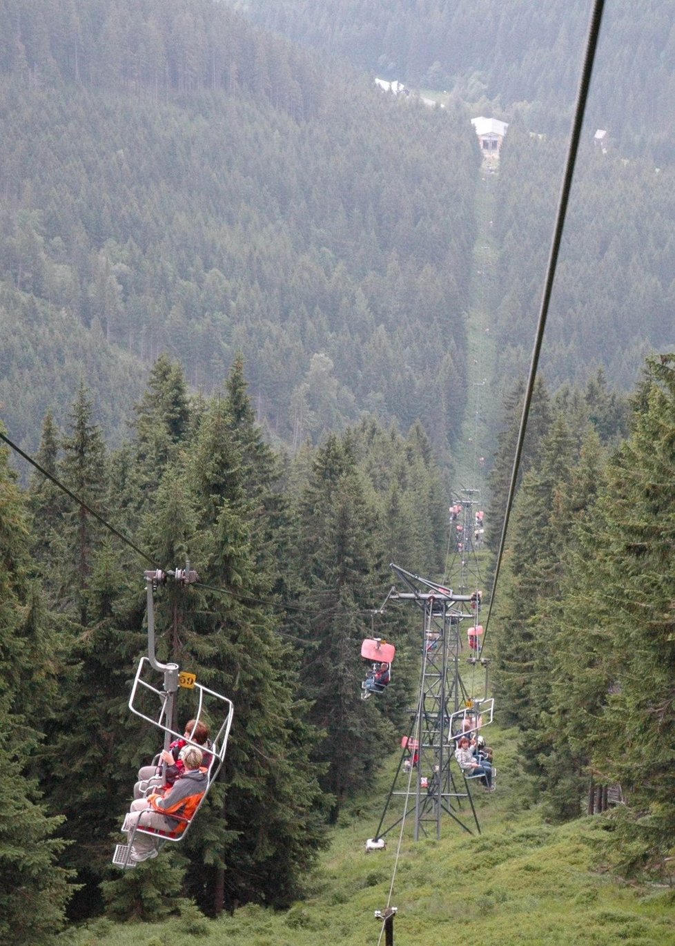 Původní dvousedačková lanovka na Sněžku byla nejstarší lanovou dráhou v Evropě.