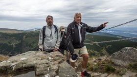 Mezi poutníky při pouti na Sněžku nechyběl ani Václav Klaus se synem