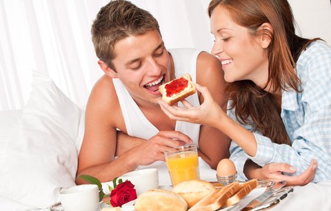 Líné nedělní snídaně: Těmhle dobrotám neodolá! Láska totiž prochází žaludkem