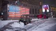 Blizzard Stella zasypal New York sněhem