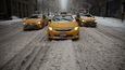 Blizzard Stella zasypal New York sněhem