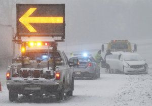Silná sněhová bouře už dorazila do USA. Dotkne se života 50 milionů lidí, řada z nich je v hlavním městě Washigtonu D.C.