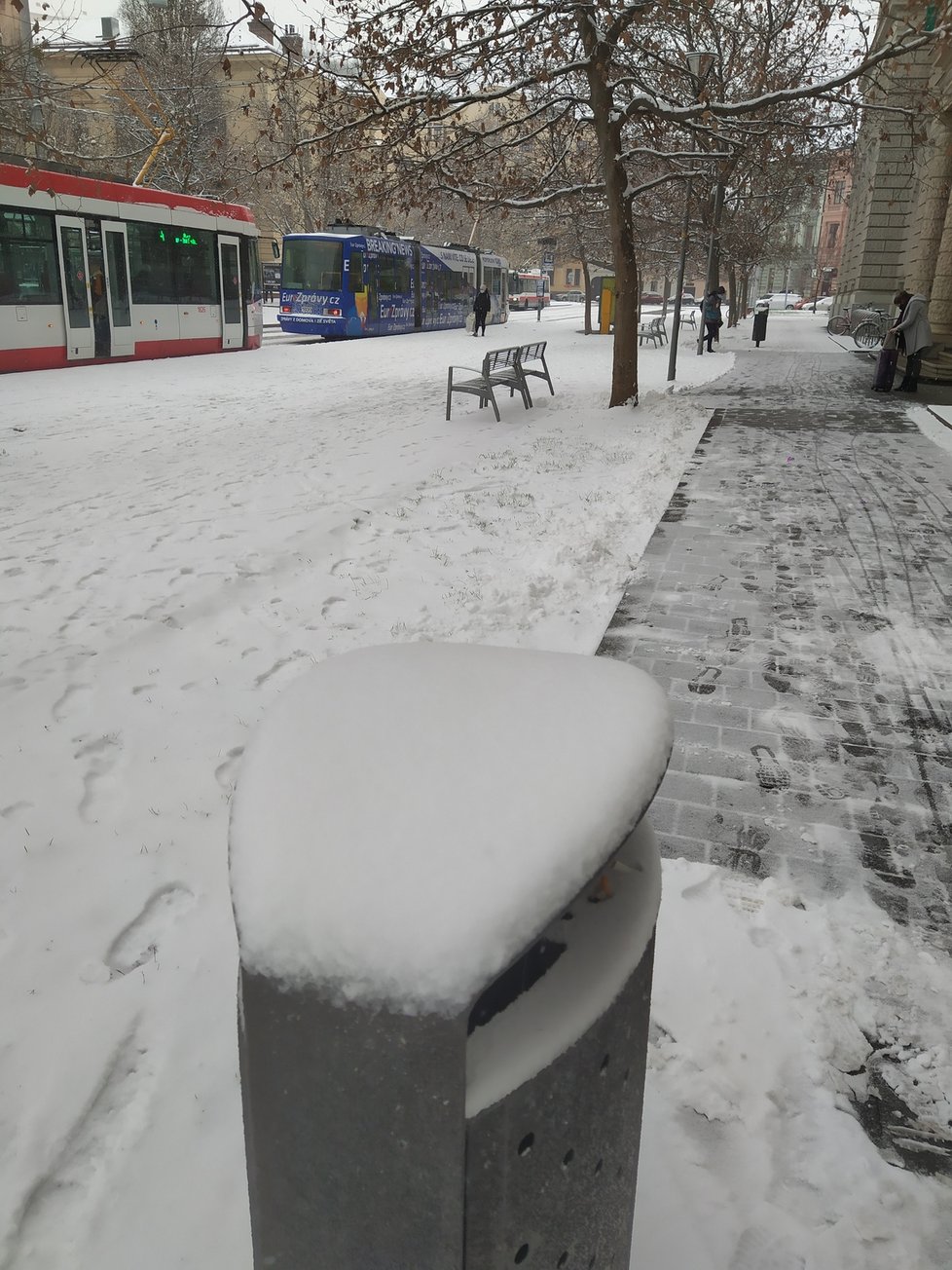 Takto vypadala situace v centru Brna ve čtvrtek 3. prosince dopoledne.