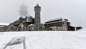 Sníh na Šumavě či Vysočině, v Česku přituhlo, sledujte radar Blesku. Jak bude do Vánoc?
