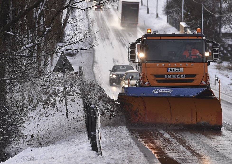 Pro kamiony se od 08:00 uzavře silnice do Polska přes Harrachov.