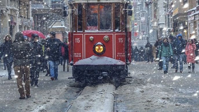 Istanbul ochromila sněhová nadílka