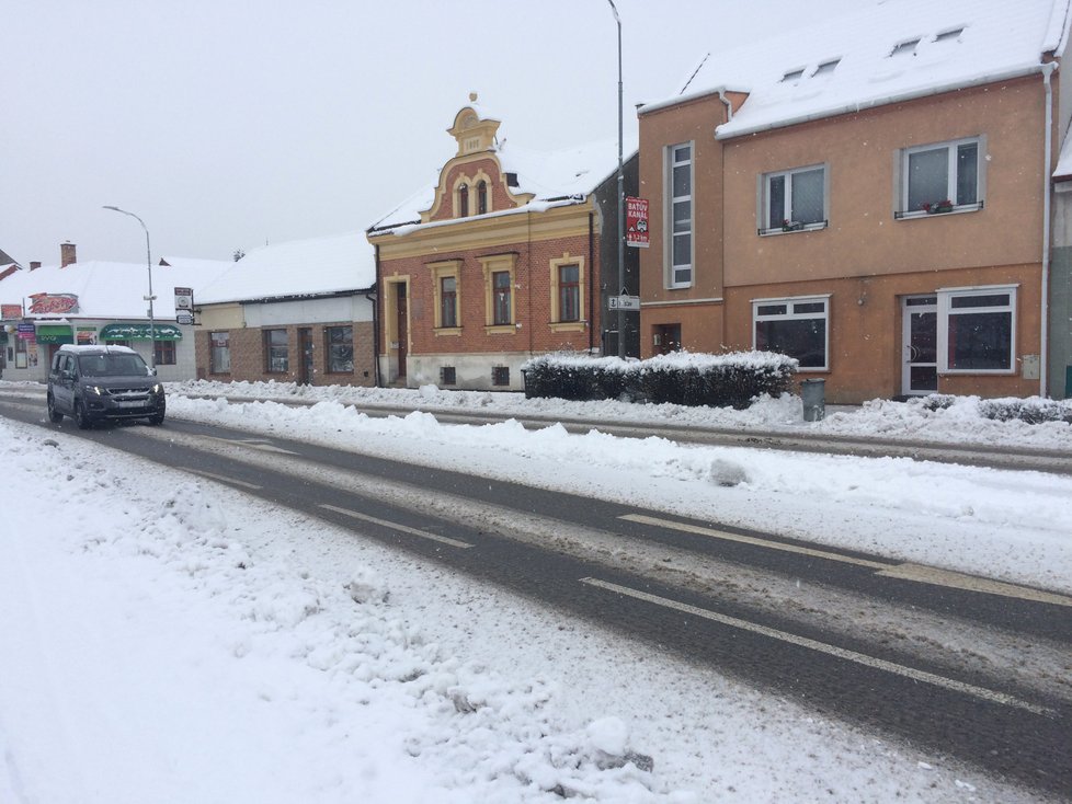 Jižní Moravu zasypal sníh. Např. ve Veselí nad Moravou ho napadlo více, než 20 centimetrů.