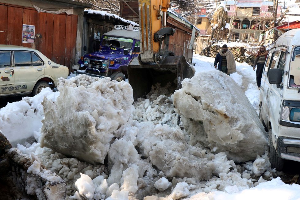 Laviny v Pákistánu a Afghánistánu už mají 160 obětí.