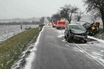 Napadlý sníh může komplikovat situaci řidičům, sledujte radar Blesku (archivní foto)