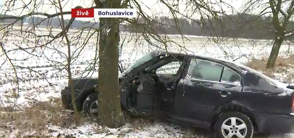 Nehoda osobního auta u Bohuslavic na Šumpersku.