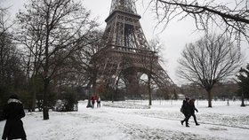 „Ladovská zima" v Paříži: Na obávanou kalamitu nedošlo, napadlo 5 cm sněhu (22. 1. 2019)
