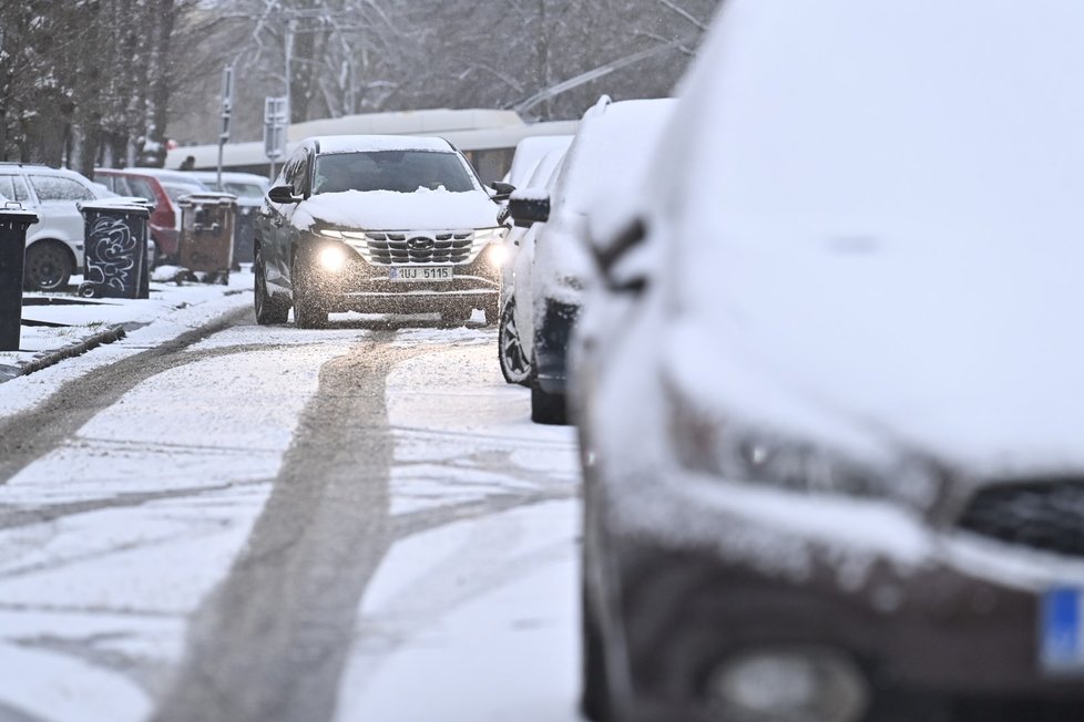 Do Česka se v noci na 28. března vrátil sníh.