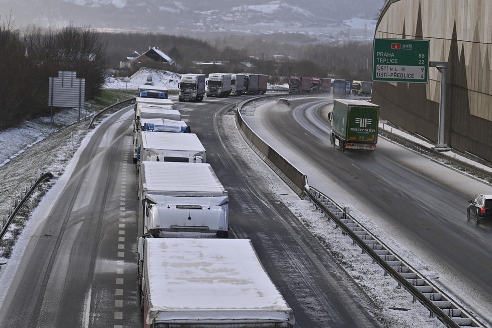 Do Česka se v noci na 28. března vrátil sníh.