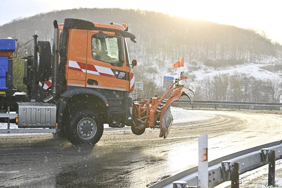 Do Česka se v noci na 28. března vrátil sníh.