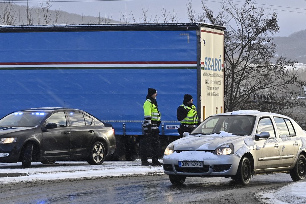 Do Česka se v noci na 28. března vrátil sníh.