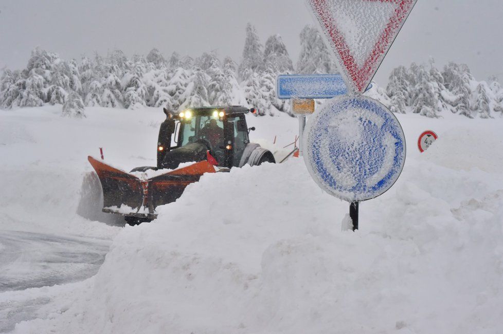 Kalamita v Česku: Sníh na Božím Daru (10. 1. 2019)